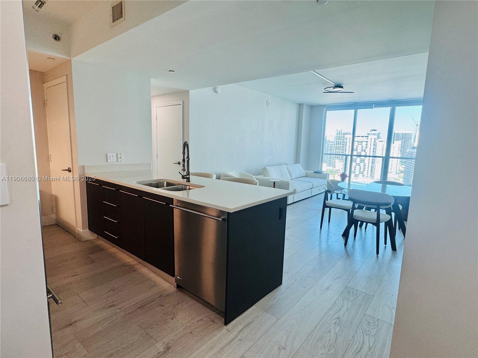 500 BRICKELL EAST CONDO - Residential Lease