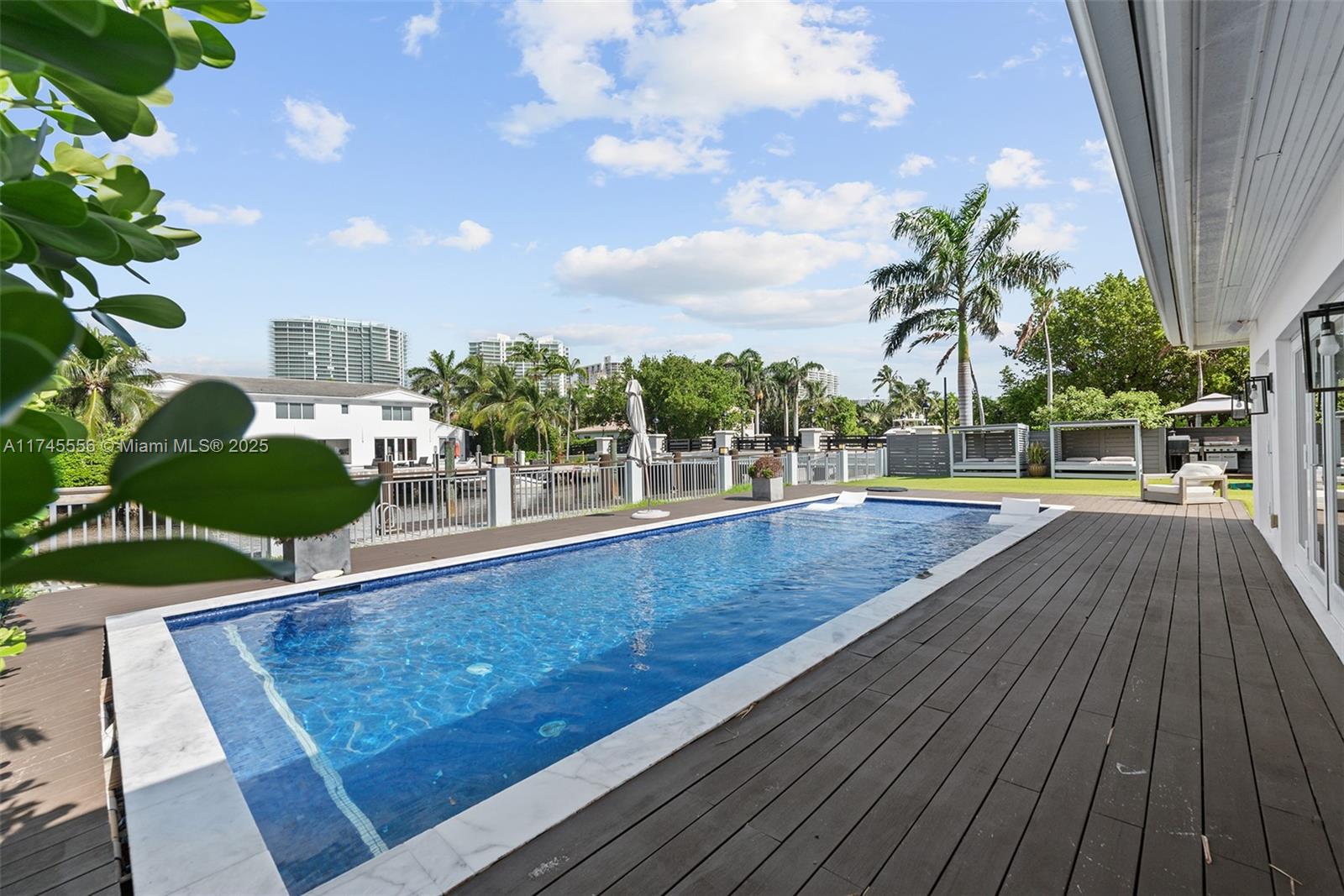 GOLDEN BEACH SEC D - Land