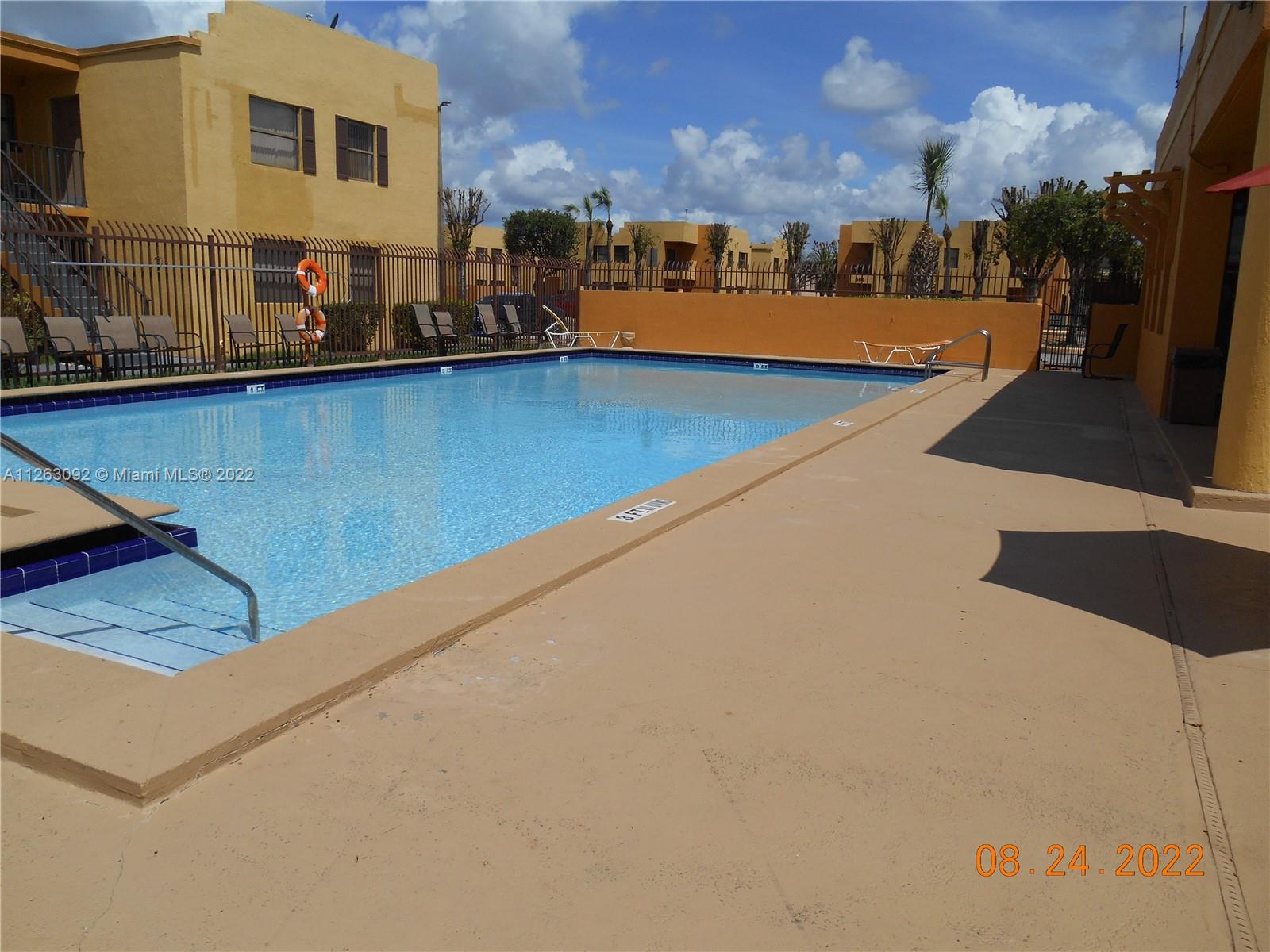 Photo 7 of 9 of listing 2302ed7a-5834-4673-af52-21fc16b04eba condo