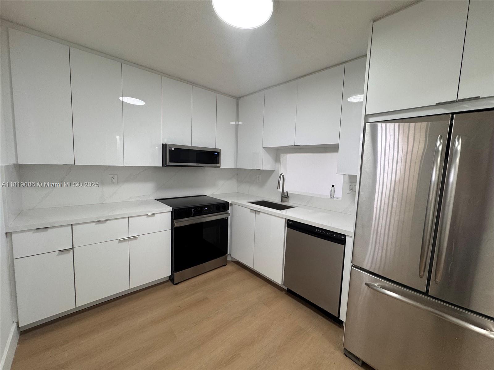 1820 Sw 81st Ave 3407, North Lauderdale, Miami-Dade County, Florida - 2 Bedrooms  
2 Bathrooms - 