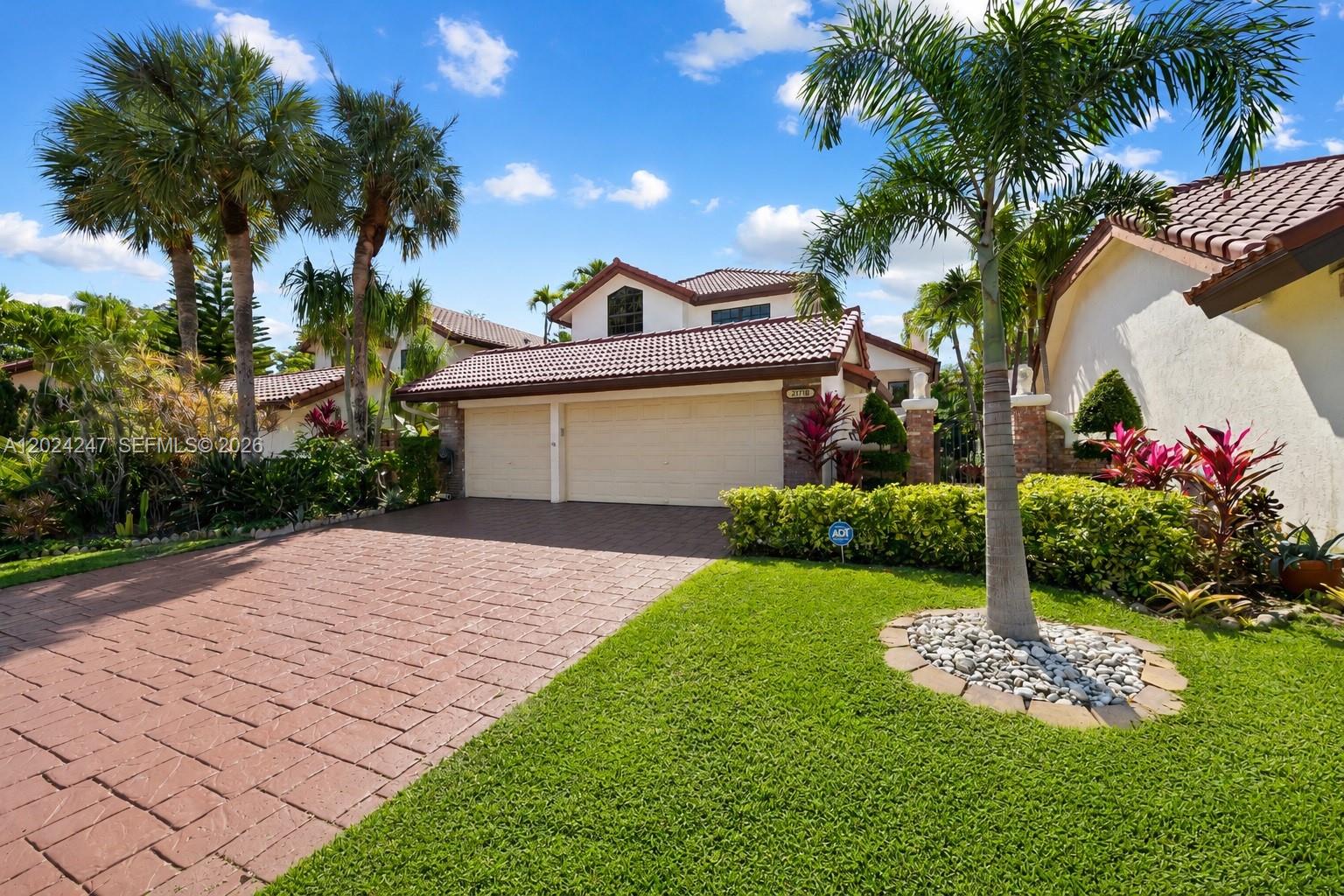 TOWN PLACE CLUB VILLAS - Residential