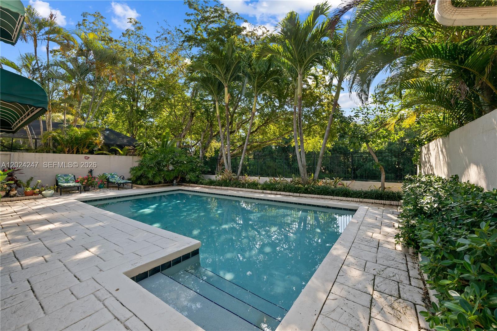 TOWN PLACE CLUB VILLAS - Residential