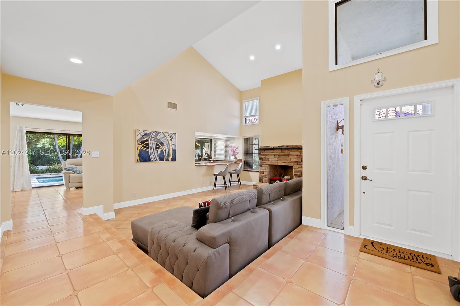 TOWN PLACE CLUB VILLAS - Residential