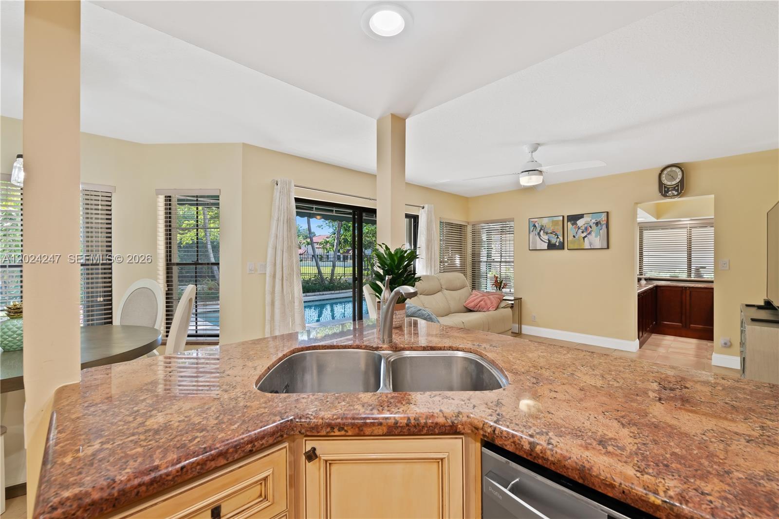 TOWN PLACE CLUB VILLAS - Residential