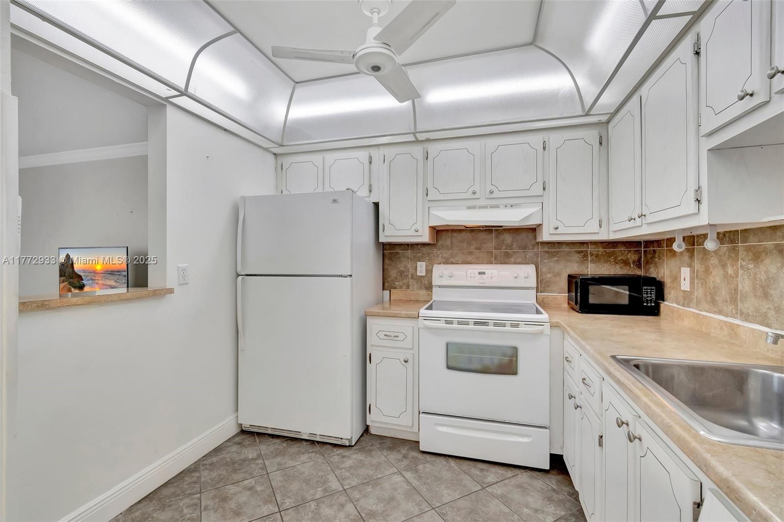 KINGS POINT SAXONY CONDOS - Residential
