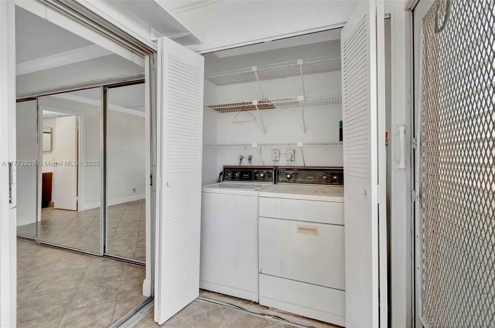 KINGS POINT SAXONY CONDOS - Residential