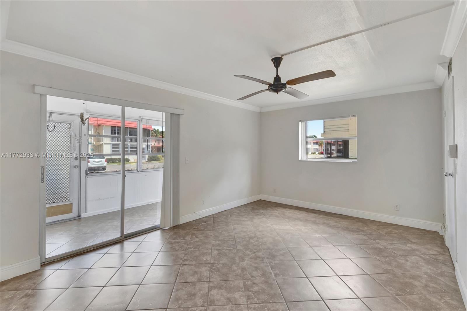 KINGS POINT SAXONY CONDOS - Residential