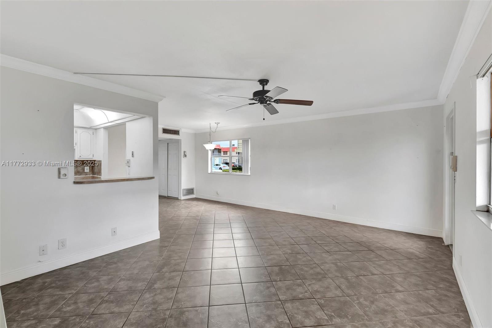 KINGS POINT SAXONY CONDOS - Residential