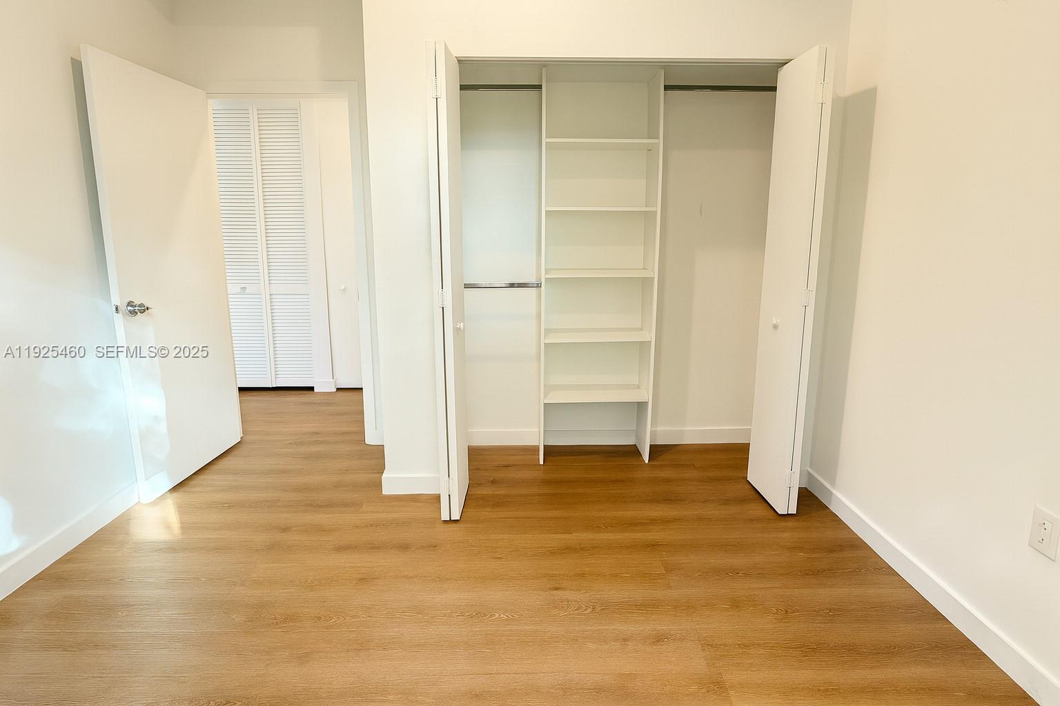 HOLLYWOOD VIEW - Residential Lease