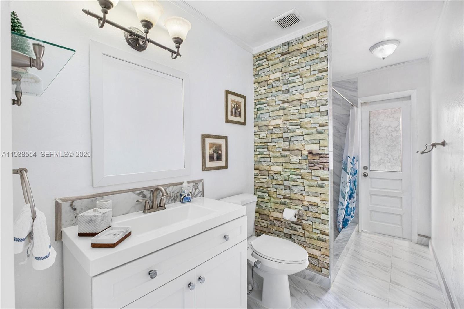 FAIRWAY PINES 2ND ADDN - Residential