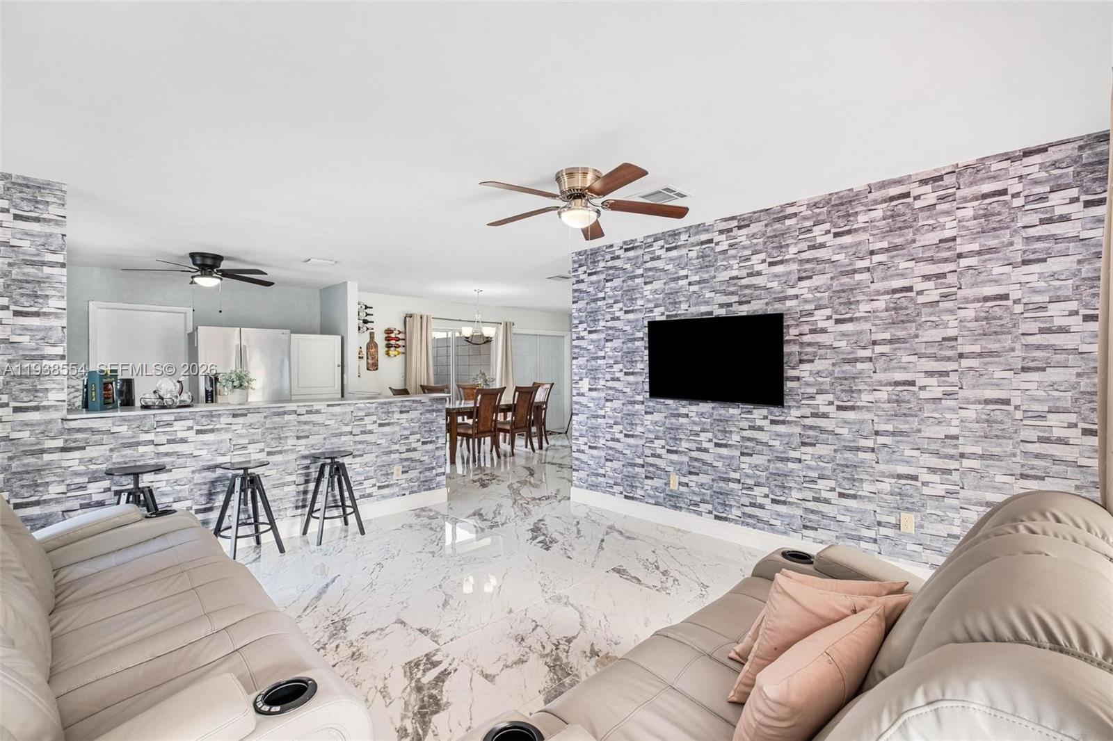 FAIRWAY PINES 2ND ADDN - Residential