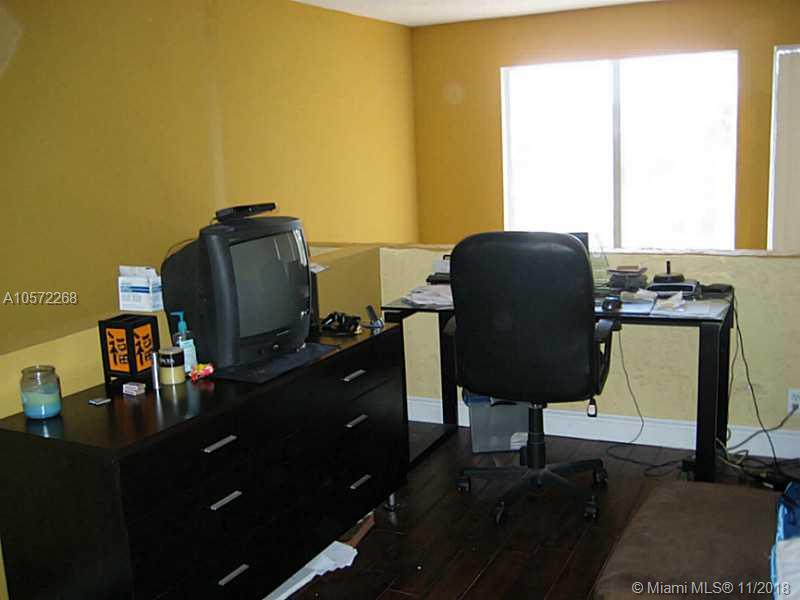 VENETIAN GARDENS - Residential Lease