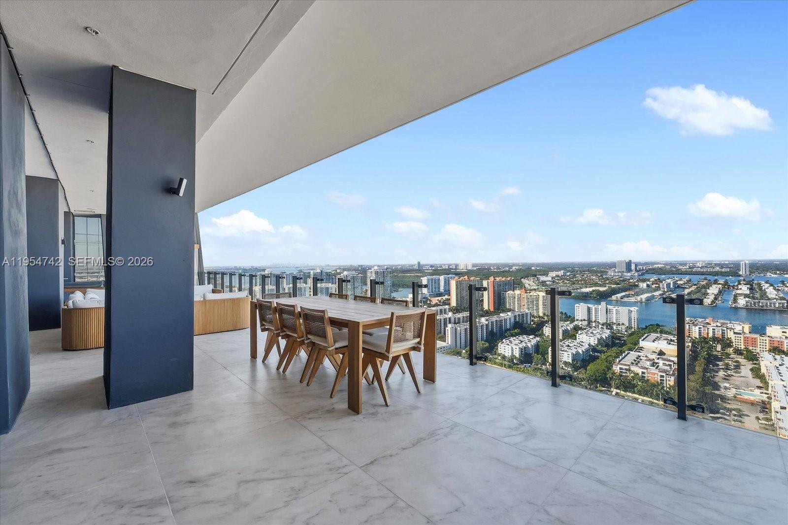 MUSE CONDO - Residential