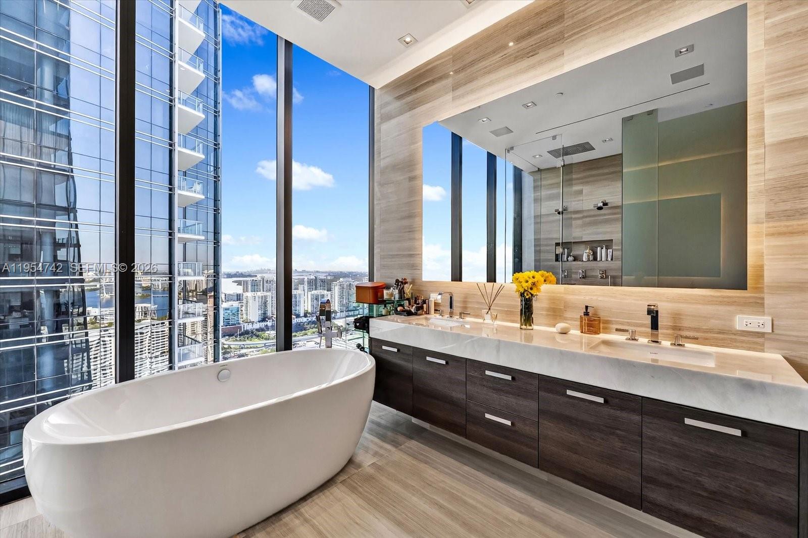 MUSE CONDO - Residential