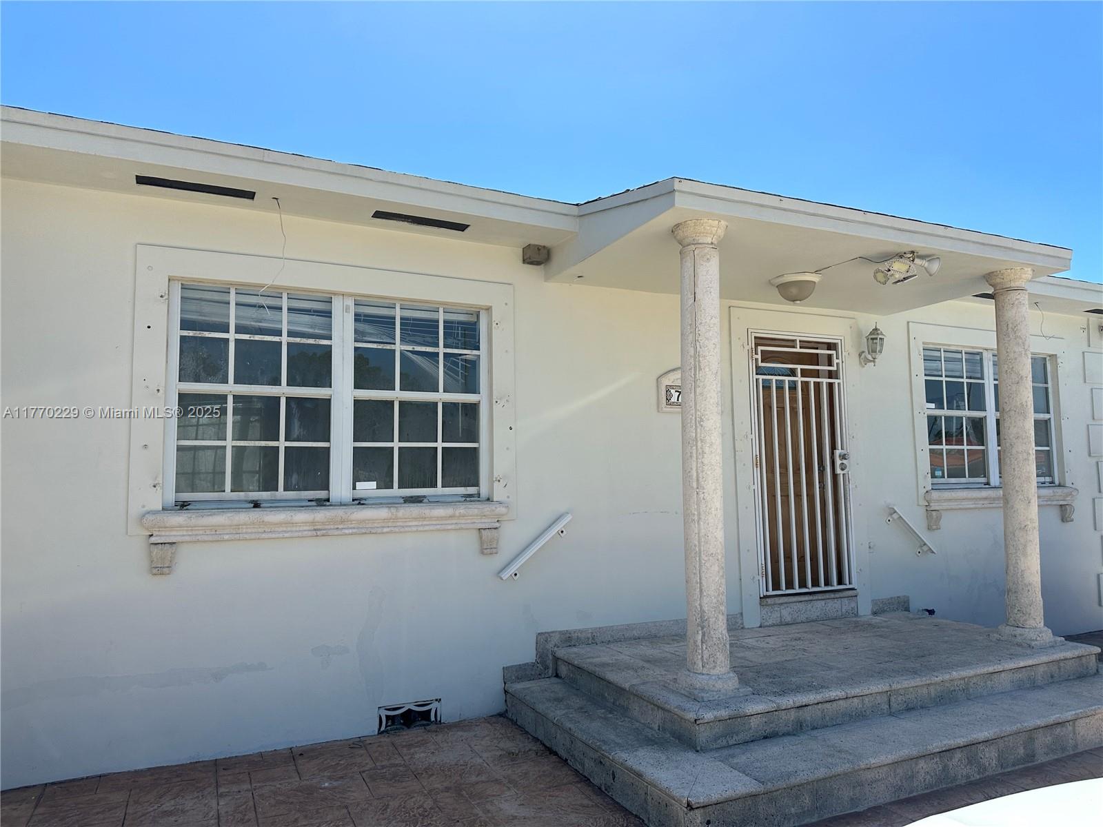 7110 Sw 13th St 2, Miami, Broward County, Florida - 2 Bedrooms  
1 Bathrooms - 