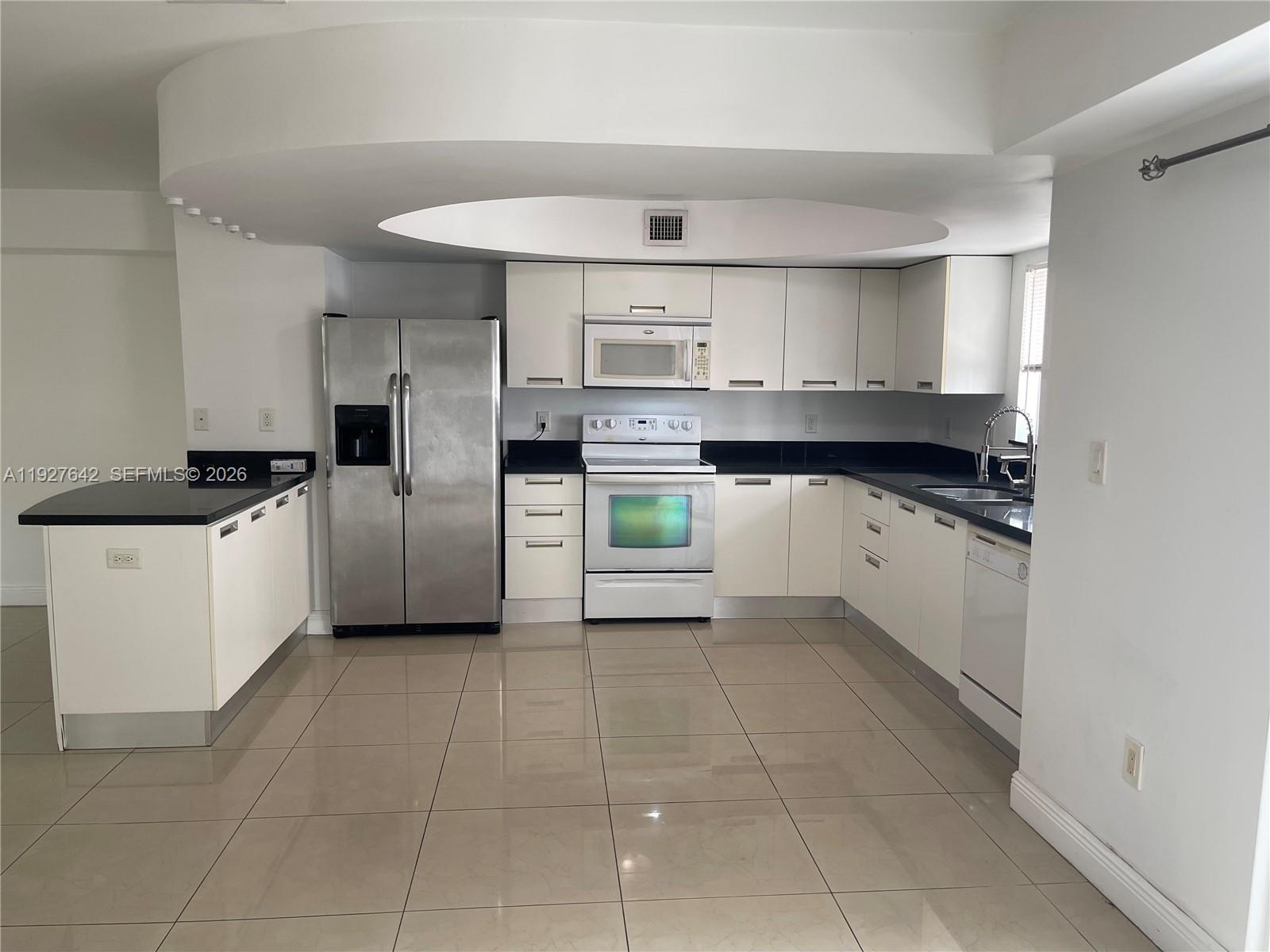 HOLLYWOOD LAWNS - Residential