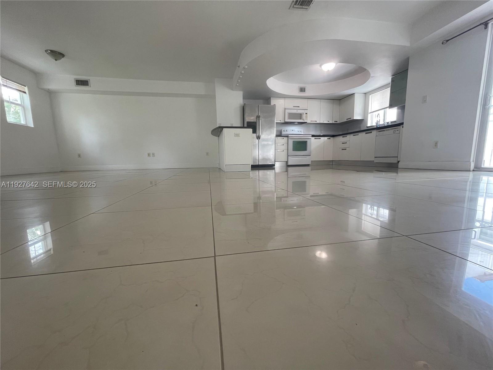 HOLLYWOOD LAWNS - Residential