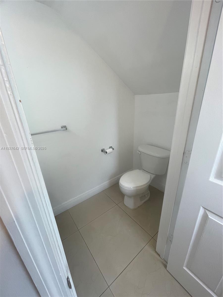 HOLLYWOOD LAWNS - Residential