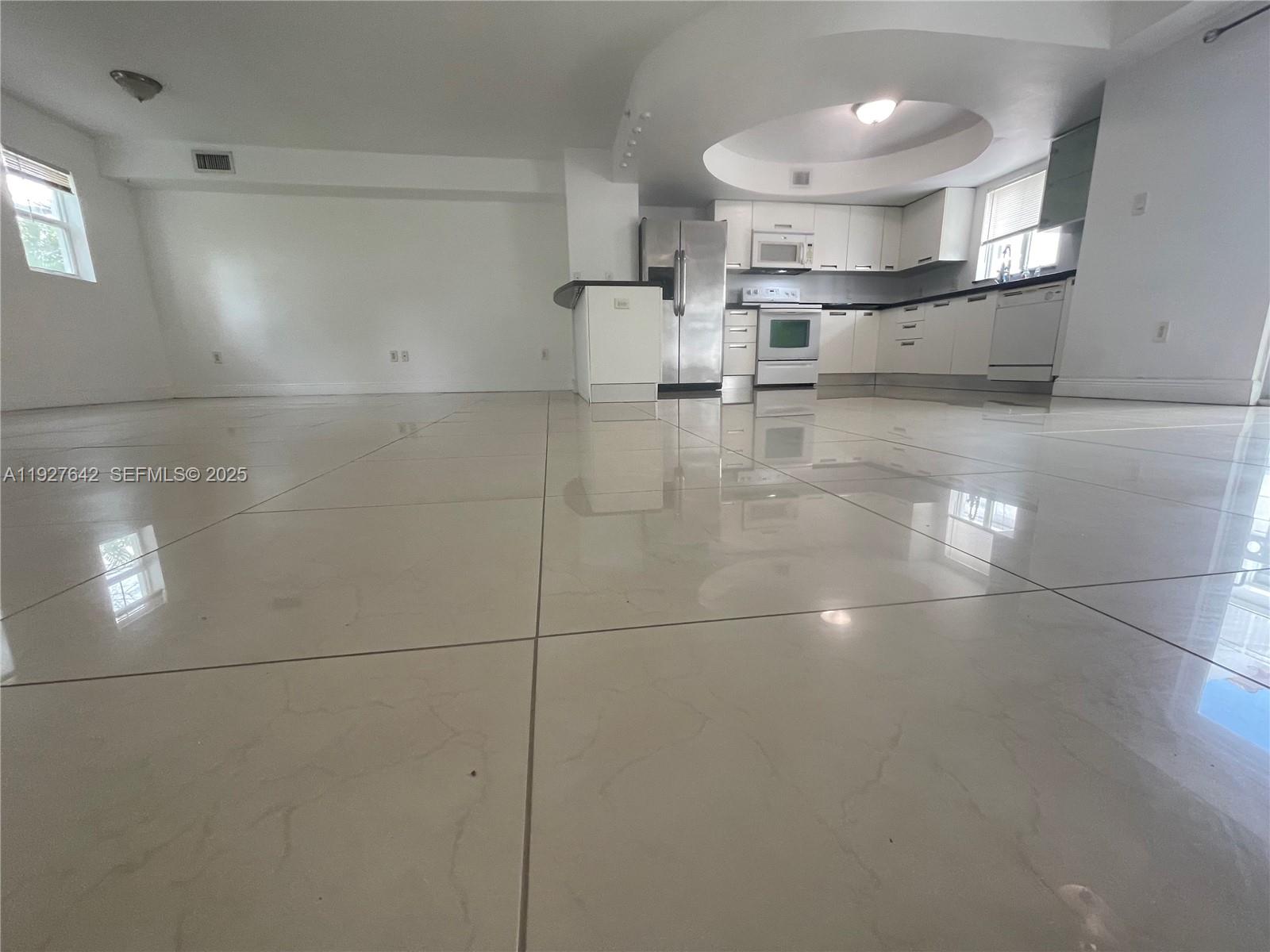 HOLLYWOOD LAWNS - Residential