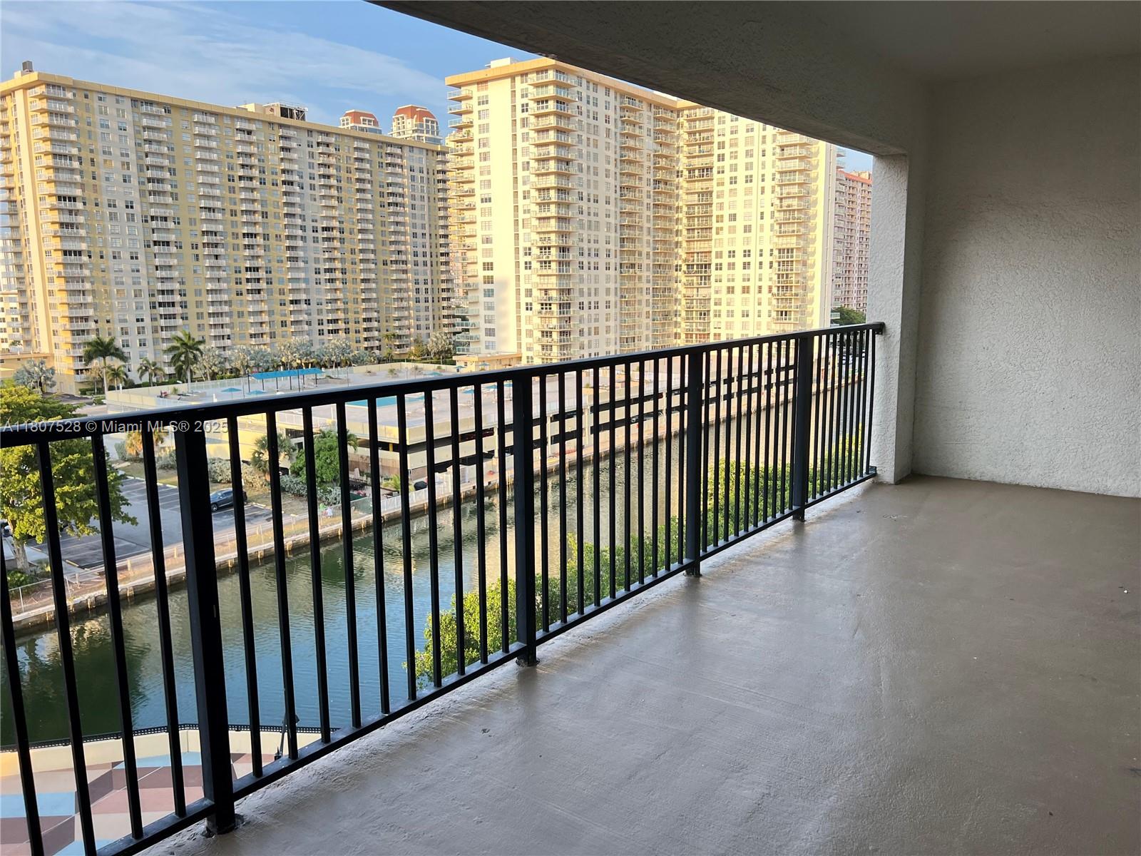 17150 N Bay Rd 2814, Sunny Isles Beach, Miami-Dade County, Florida - 3 Bedrooms  
2 Bathrooms - 