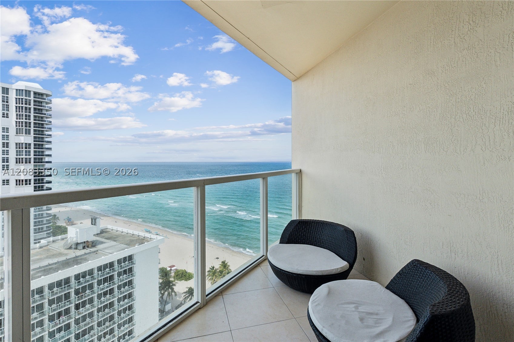 16699 Collins Ave 1904