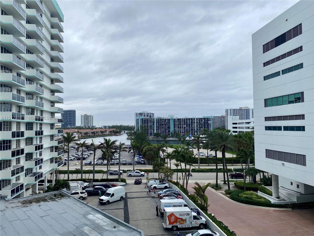 Photo of 3725 S Ocean Dr #617, Hollywood, FL 33019 (MLS # A11517856)