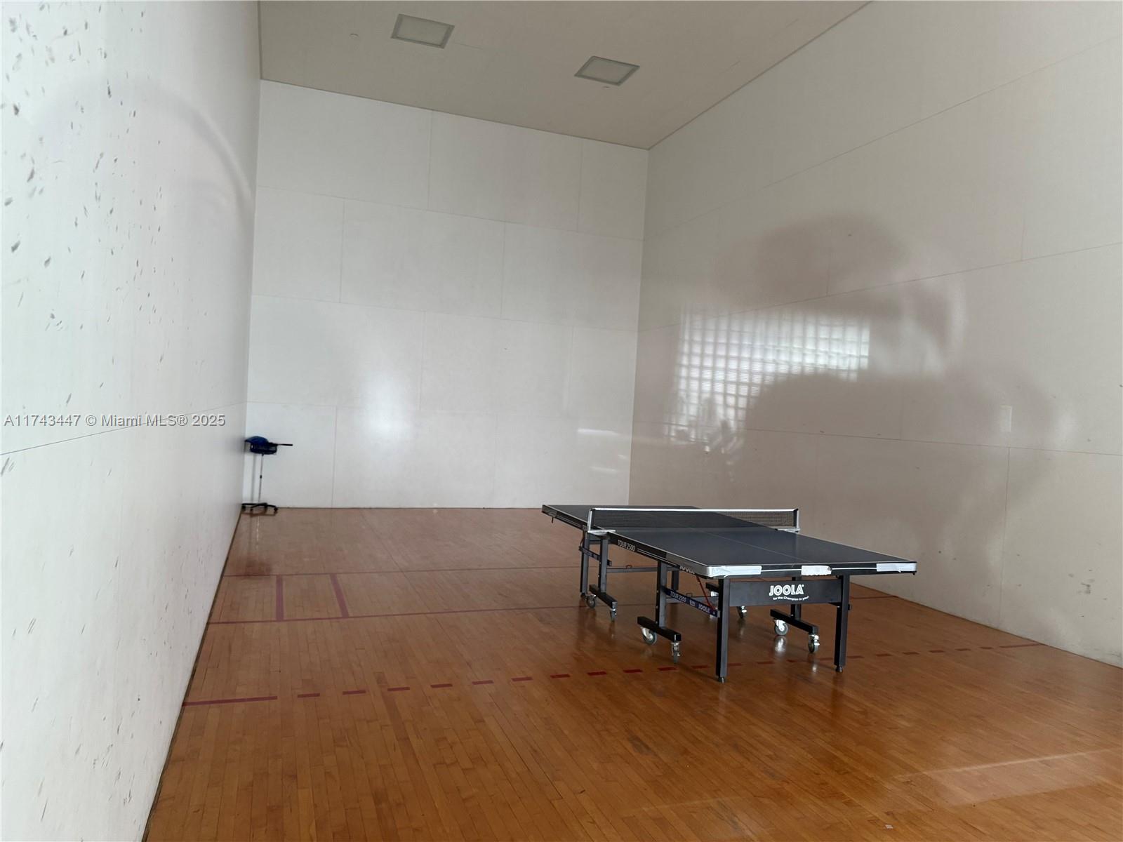 HAMPTONS WEST CONDO - Residential