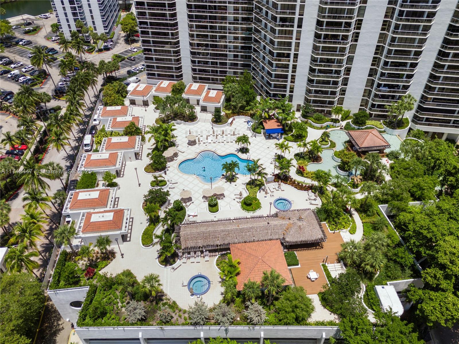 HAMPTONS WEST CONDO - Residential