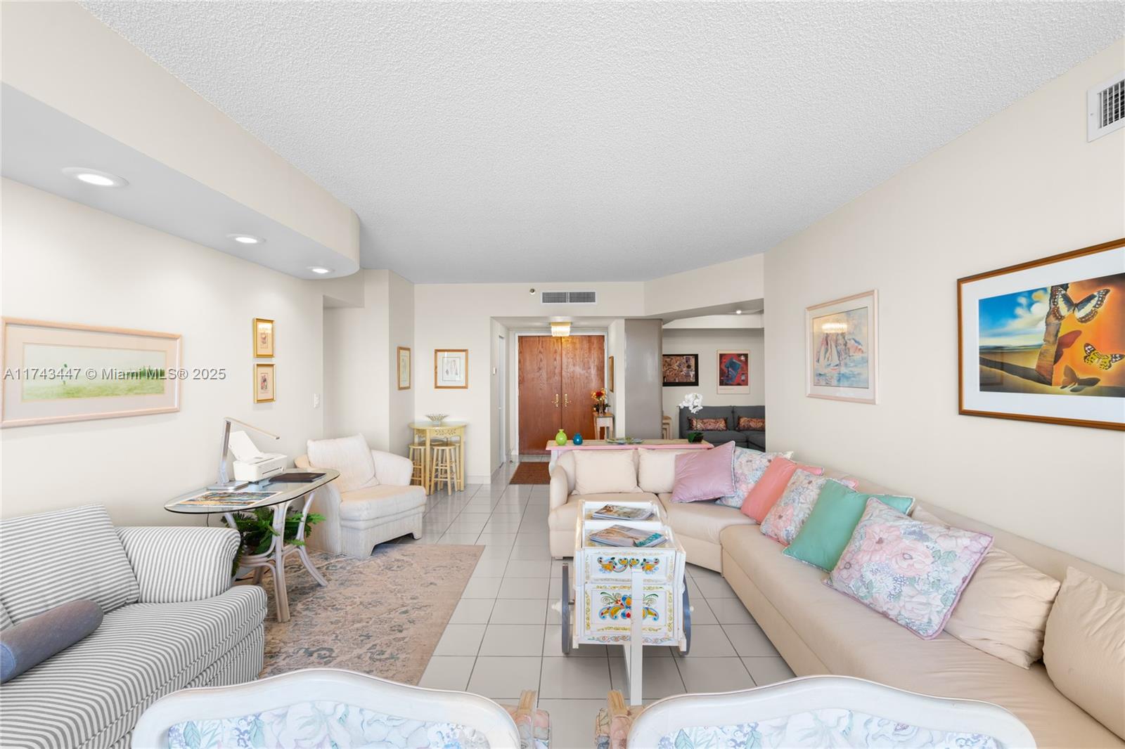 HAMPTONS WEST CONDO - Residential