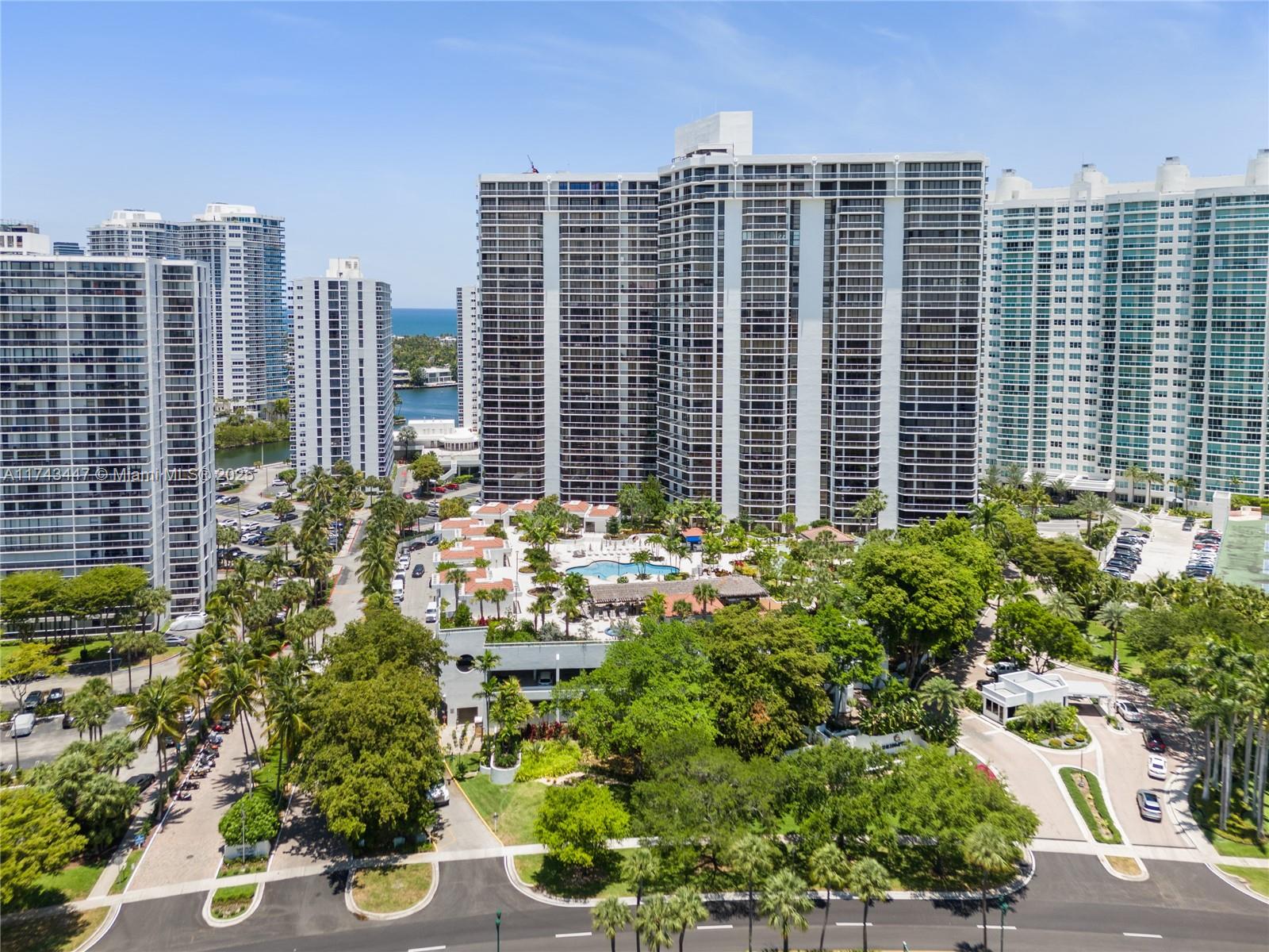 HAMPTONS WEST CONDO - Residential