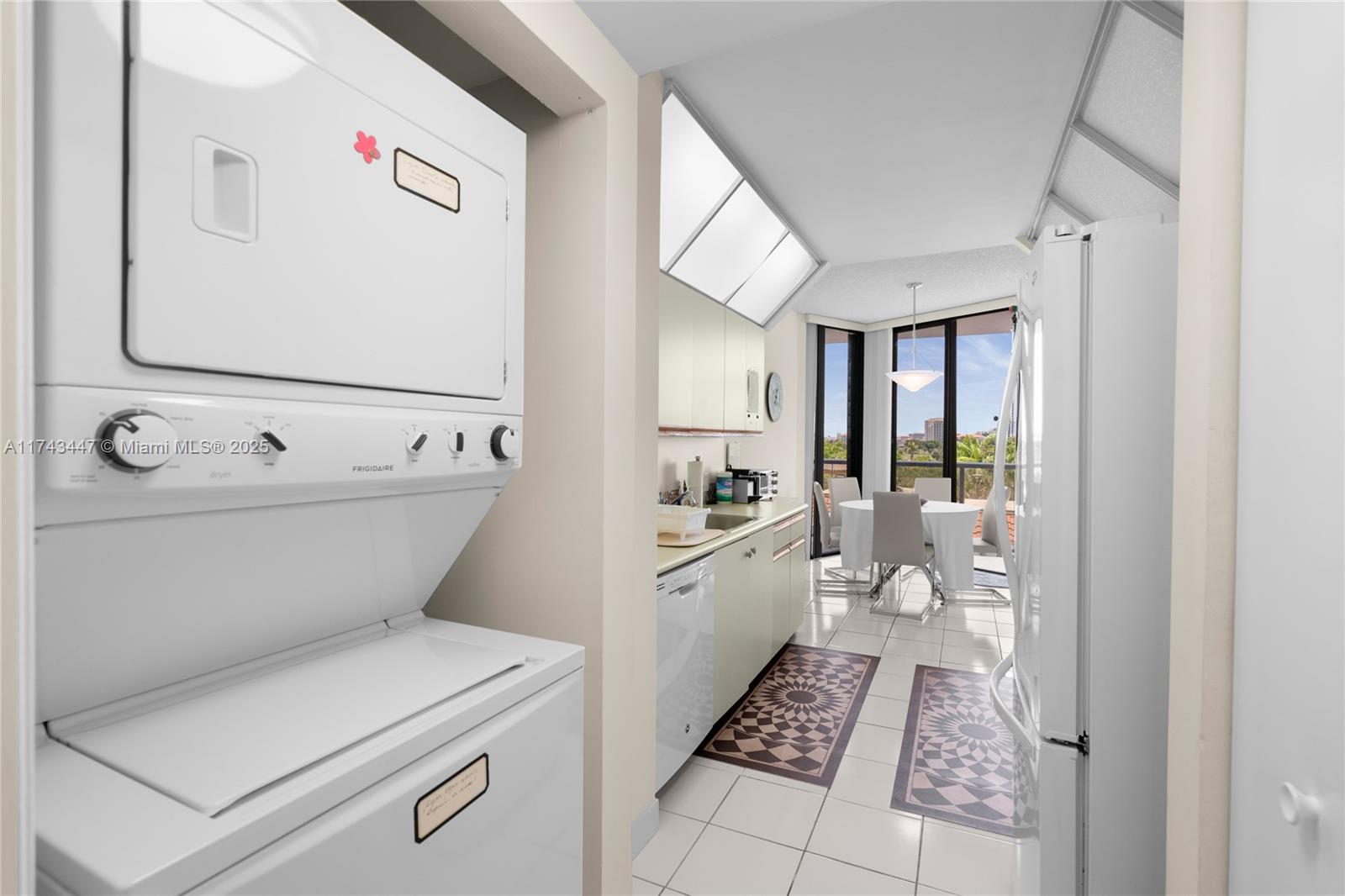 HAMPTONS WEST CONDO - Residential