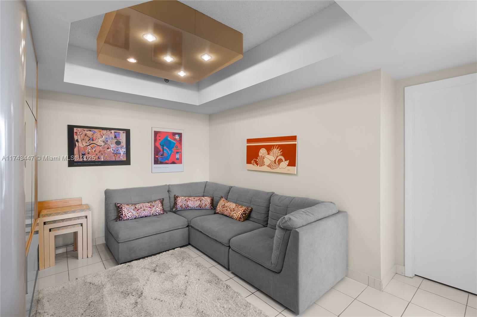 HAMPTONS WEST CONDO - Residential