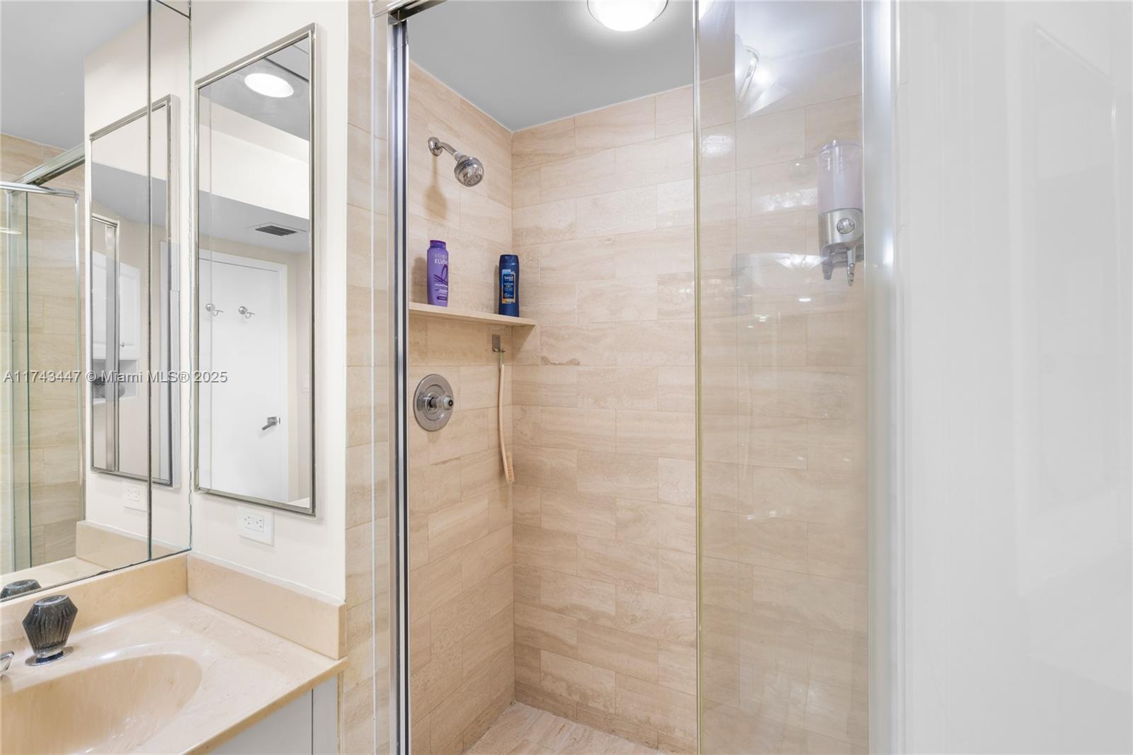 HAMPTONS WEST CONDO - Residential