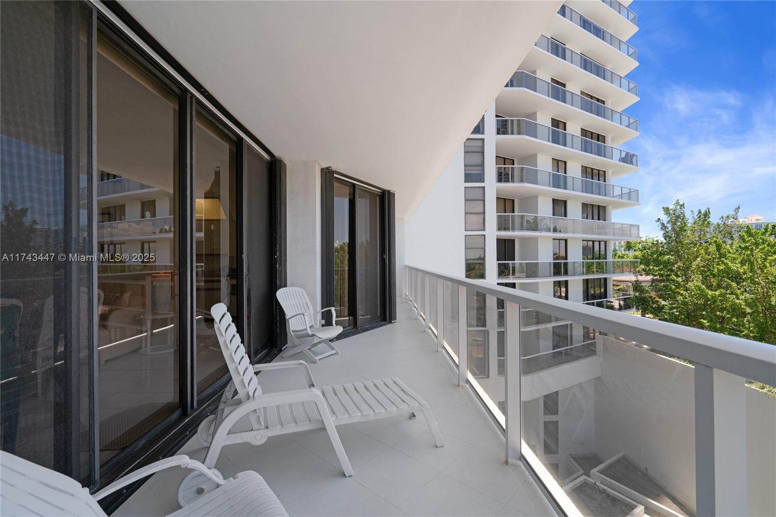 HAMPTONS WEST CONDO - Residential