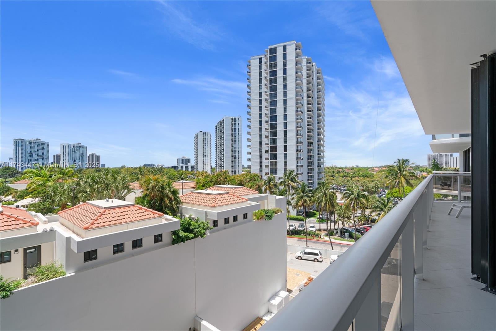 20281 E Country Club Dr 403