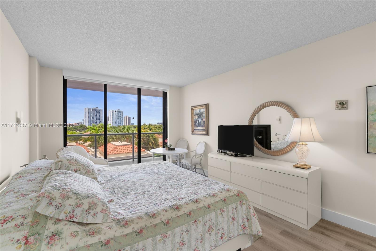 HAMPTONS WEST CONDO - Residential