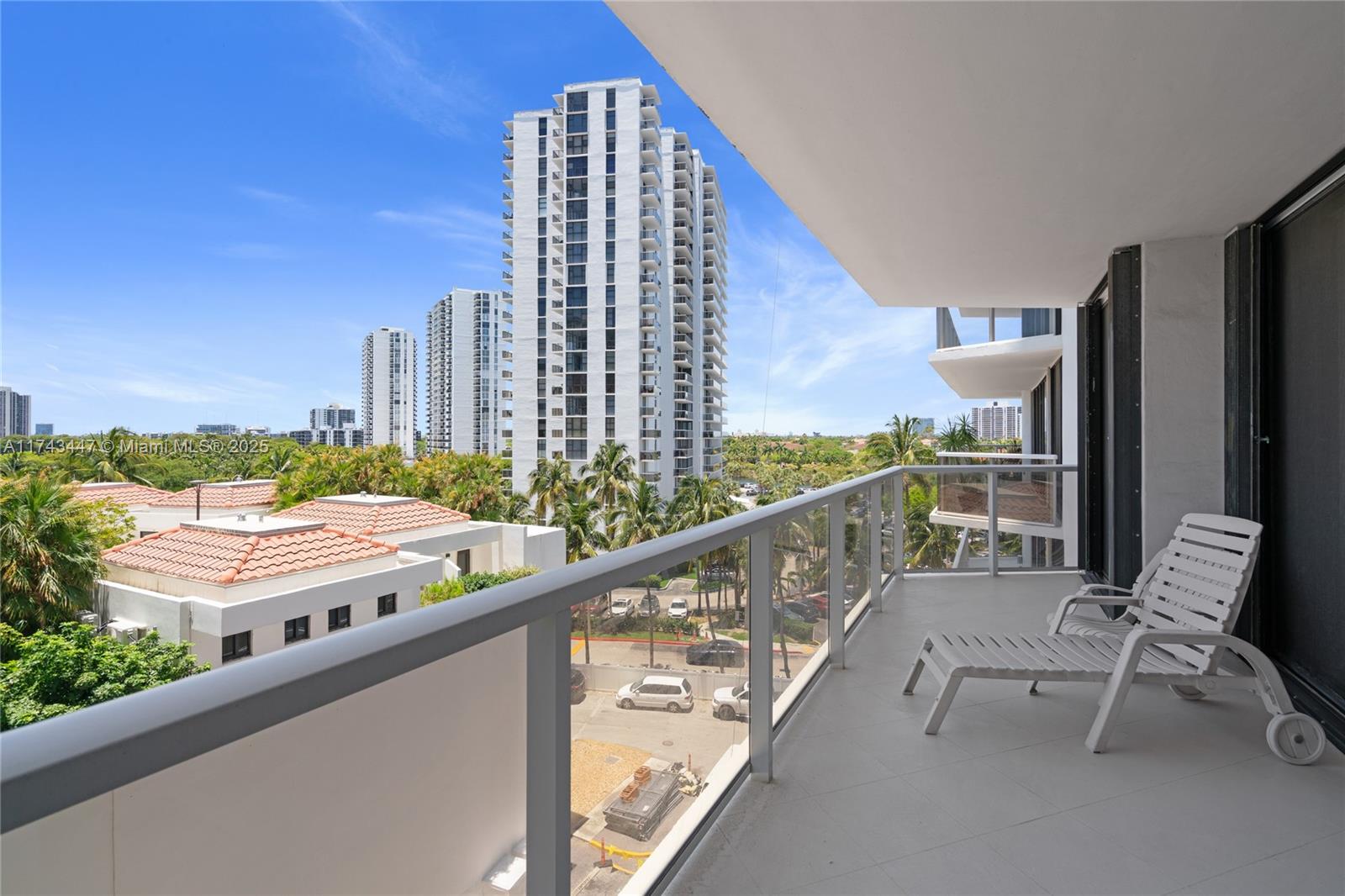 HAMPTONS WEST CONDO - Residential