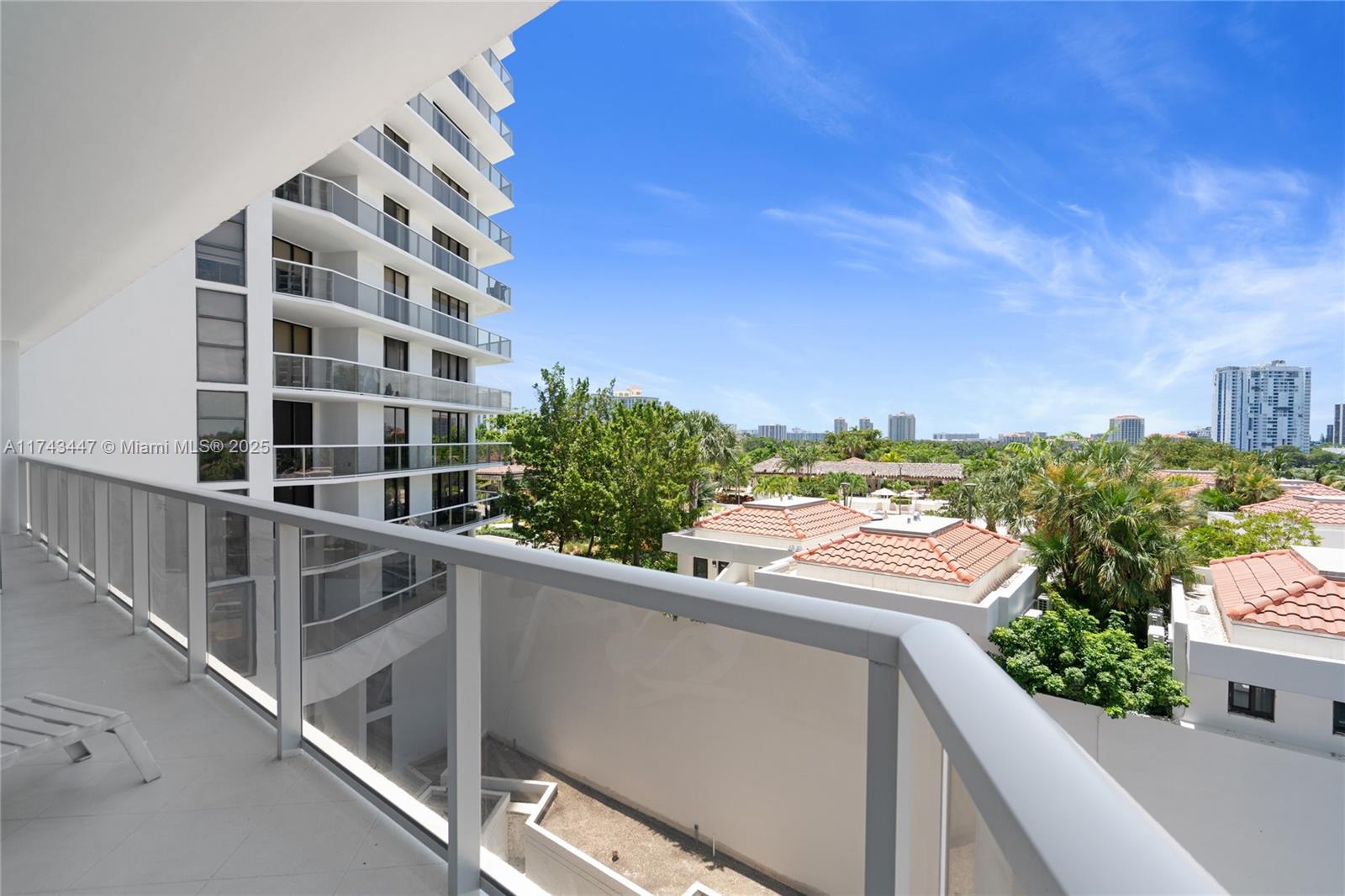 HAMPTONS WEST CONDO - Residential