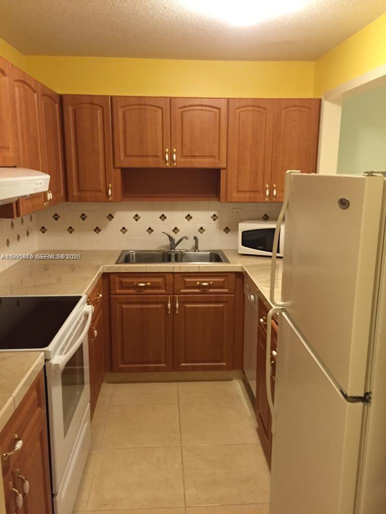 WISPERWOOD VILLAGE CONDO - Residential Lease