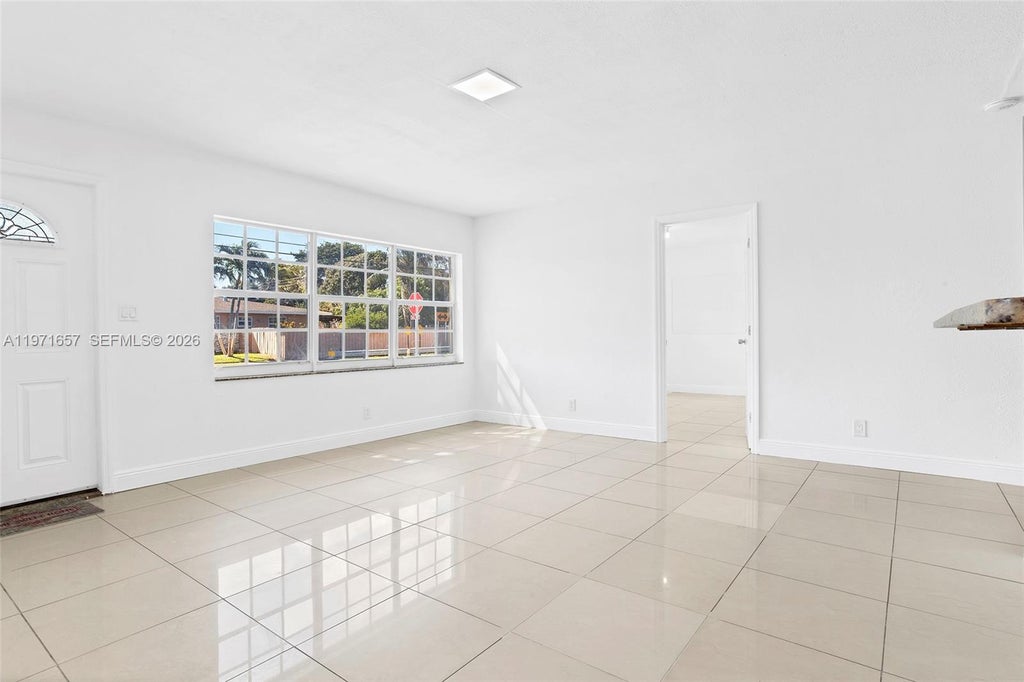 Photo of 11 NE 21st St, Pompano Beach, FL 33060 (MLS # A11971657)