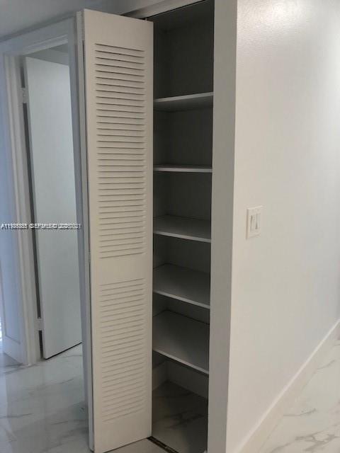 VILLAGE OF KINGS CREEK CO - Residential Lease