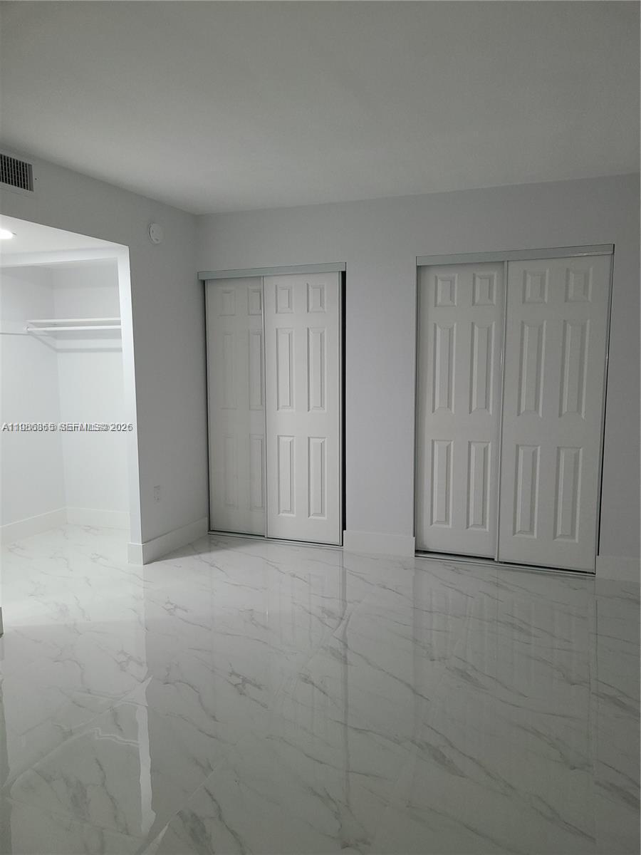 VILLAGE OF KINGS CREEK CO - Residential Lease