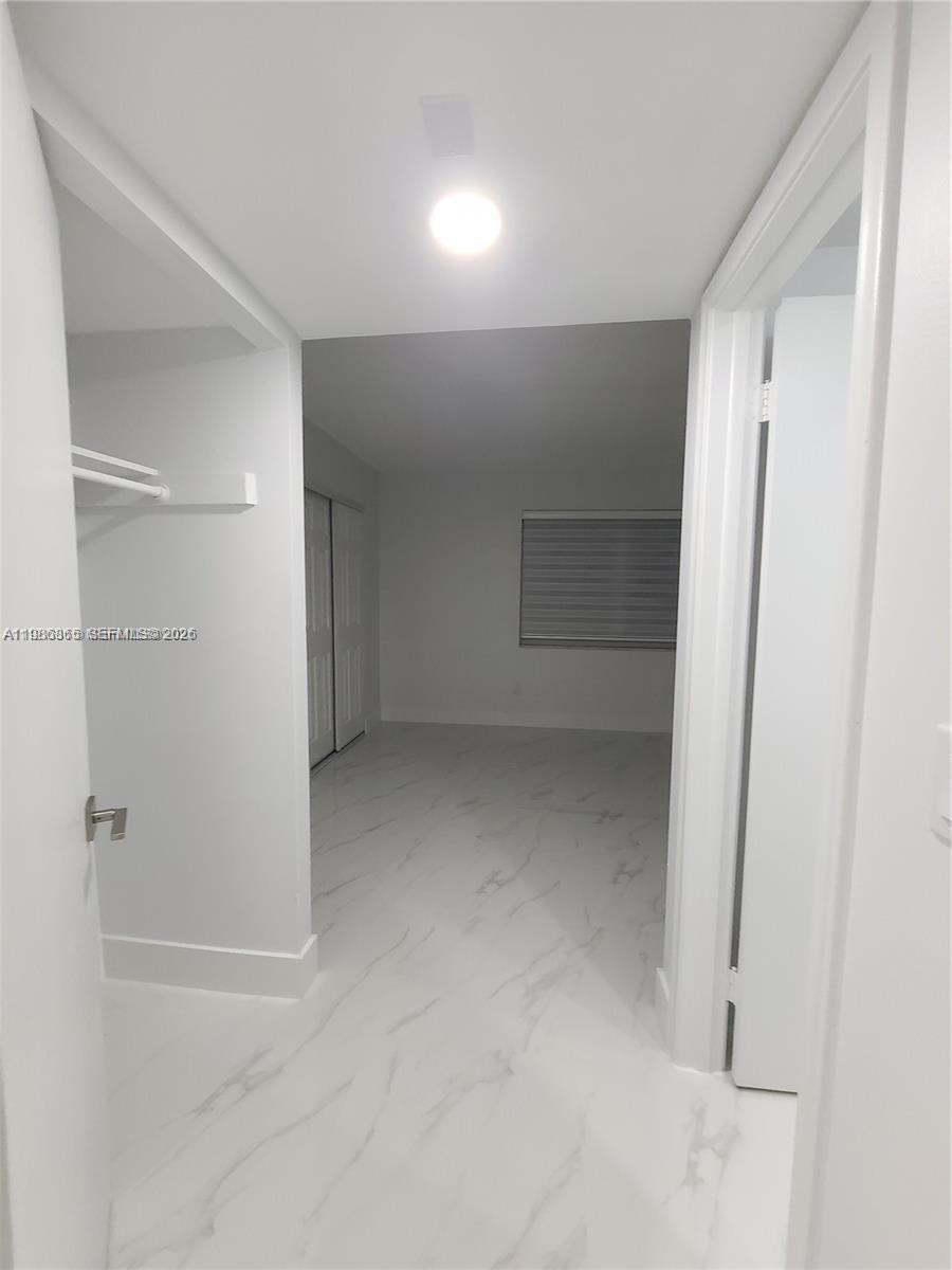 VILLAGE OF KINGS CREEK CO - Residential Lease