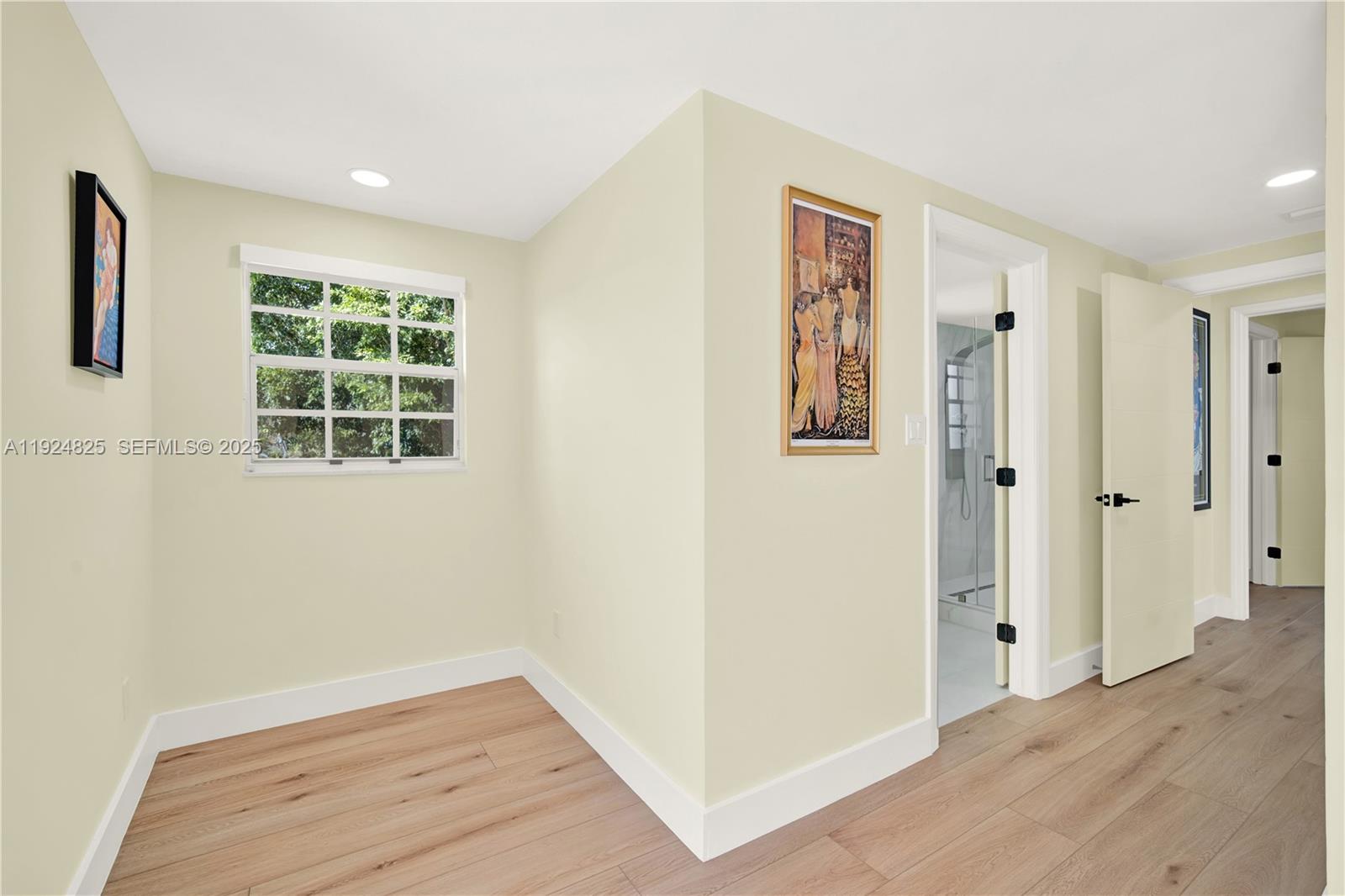 SILVER PALMS GROVES - Residential