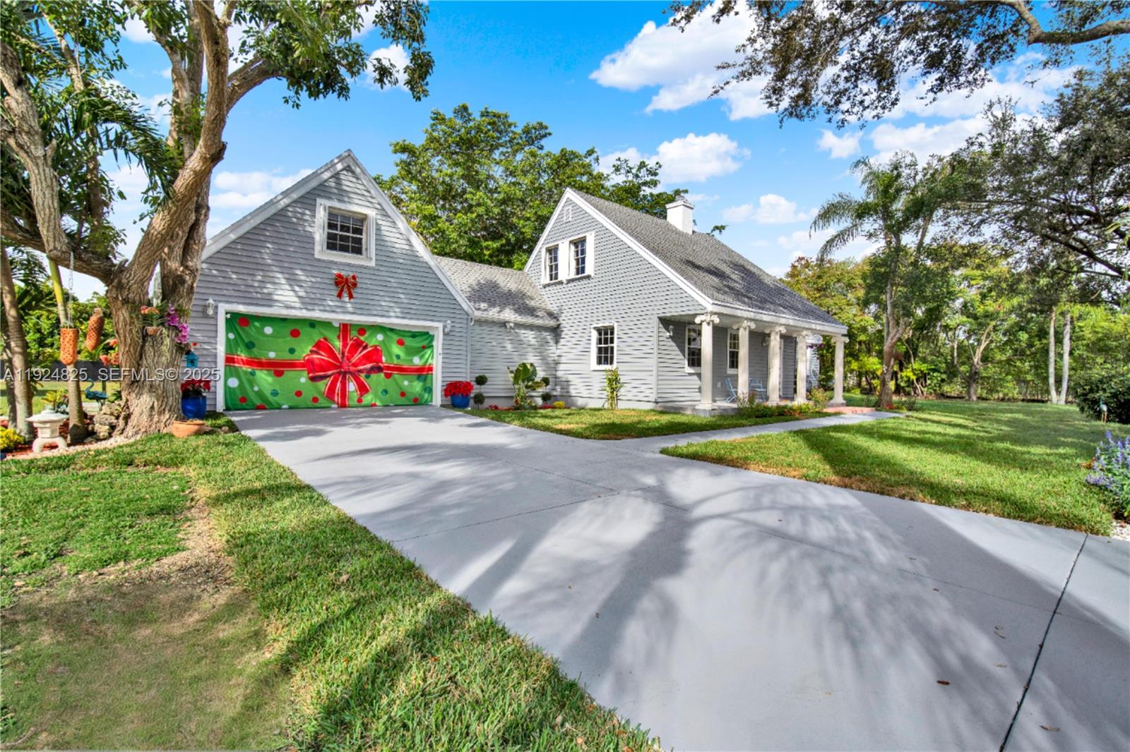 SILVER PALMS GROVES - Residential