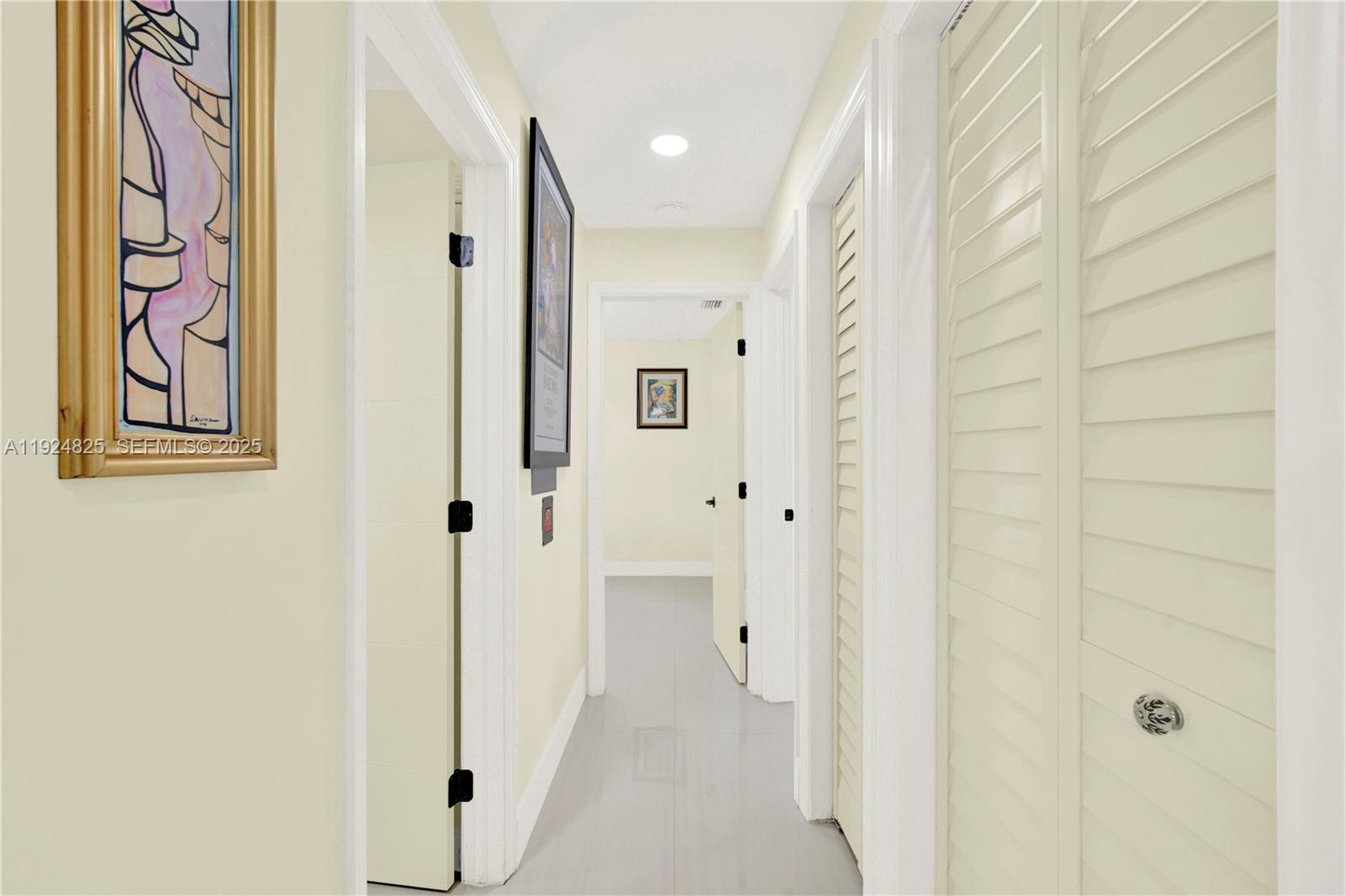 SILVER PALMS GROVES - Residential