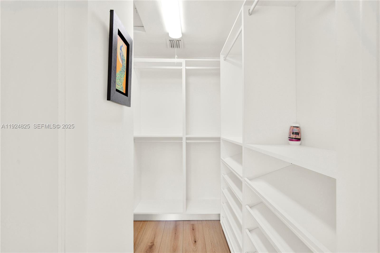 SILVER PALMS GROVES - Residential