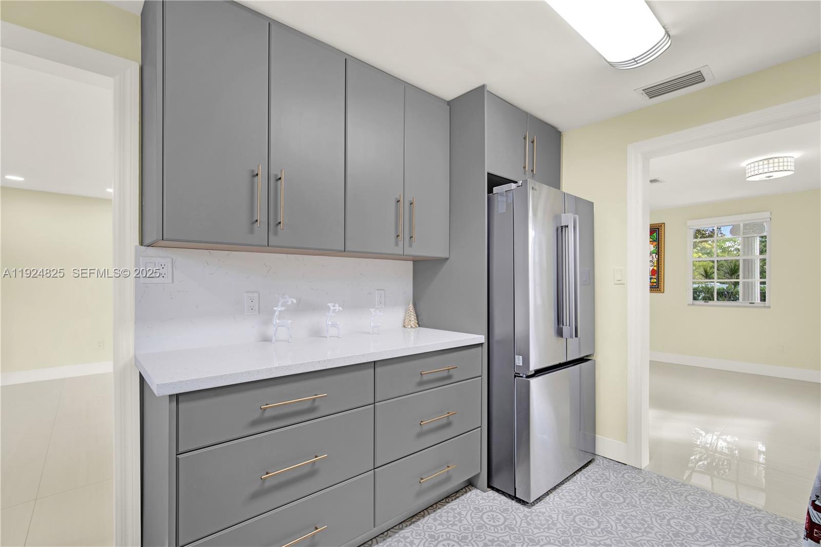 SILVER PALMS GROVES - Residential