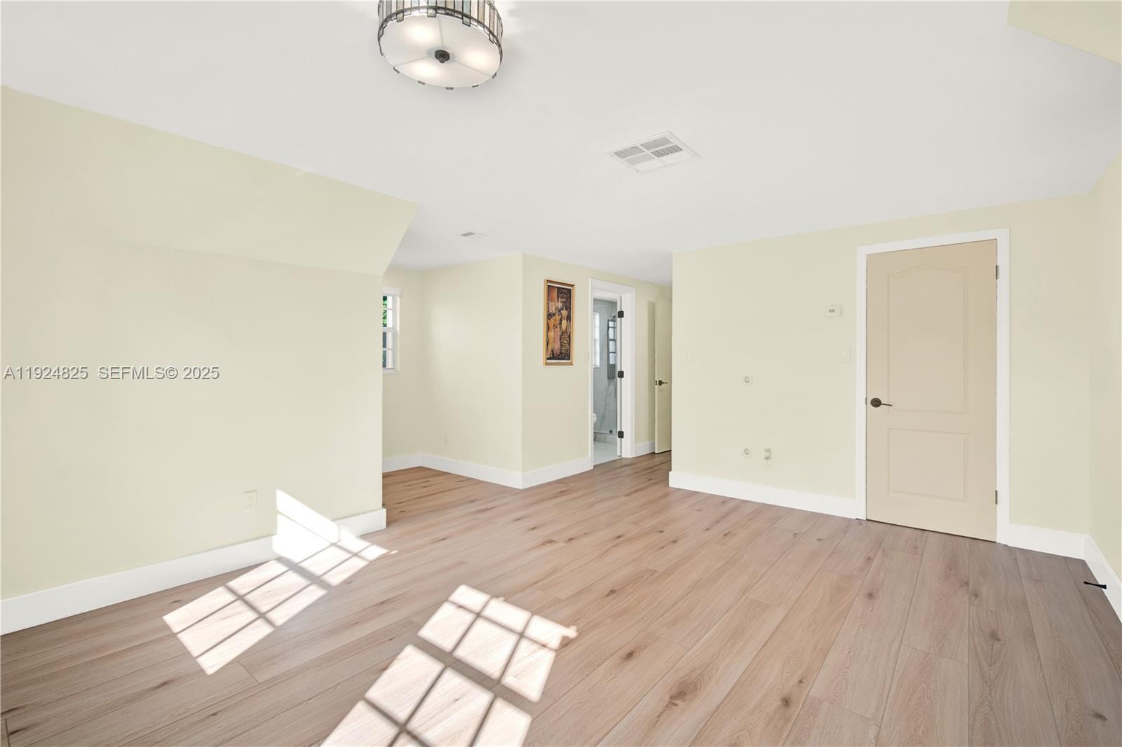 SILVER PALMS GROVES - Residential