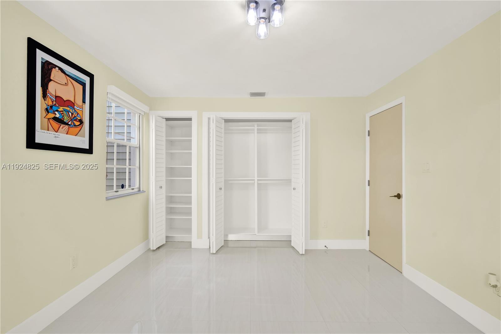 SILVER PALMS GROVES - Residential